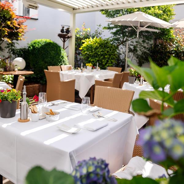 Our terrace oasis - Restaurant